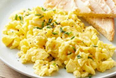 Creamy Cottage Cheese Scrambled Eggs