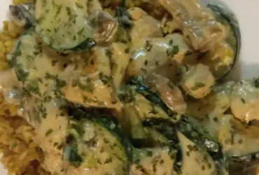 Easy Chicken with Mushrooms and Zucchini in Cream Sauce