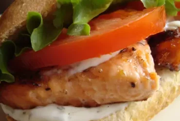 Grilled Salmon Sandwich with Dill Sauce