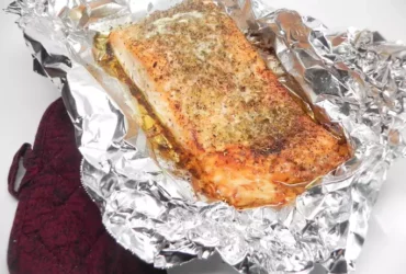 Salmon with Garlic-Butter Sauce